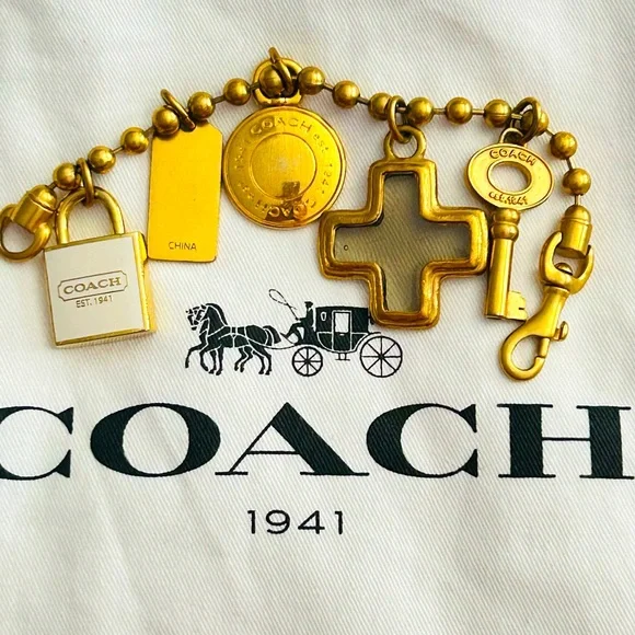 💰SOLD💰Vintage Coach 1941 Charm Bracelet - Picture 9 of 15